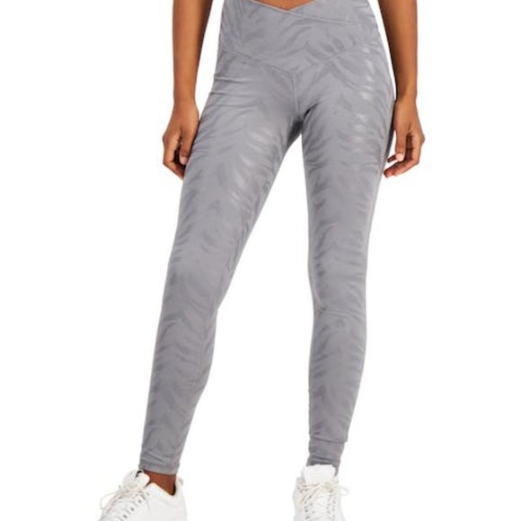 Jenni on Repeat Crossover Full Length Legging - Picture 3 of 3